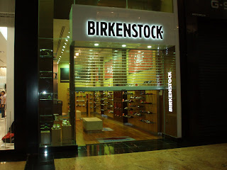 ... einer der vielen Malls kaufen. Birkenstock auch in Dubai absolut In