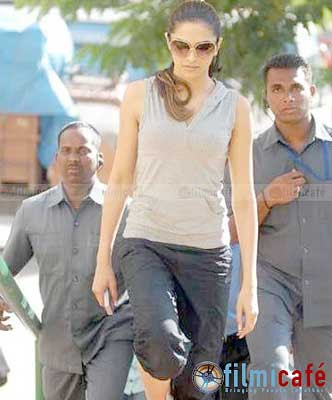 Deepika Padukone Love Aaj Kal Photos