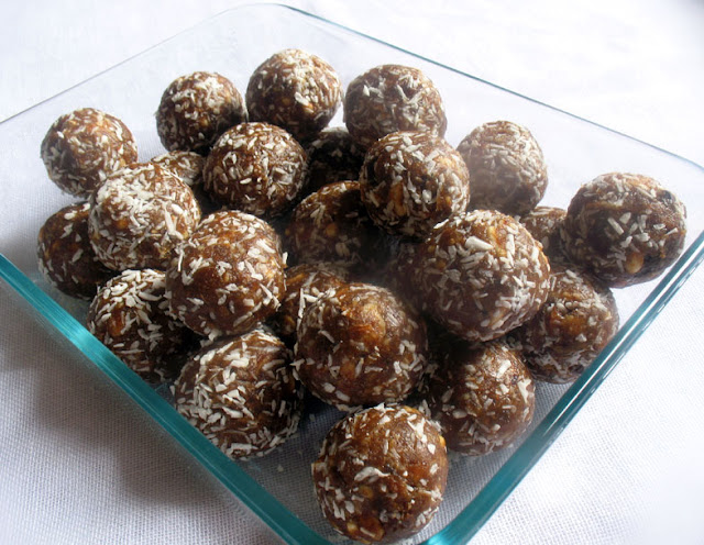 Apricot Almond Energy Bites