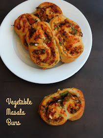 Raw vegetables stuffed Pizza buns