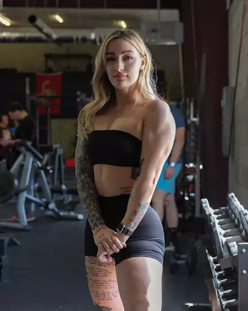 Emily Arthur Career as a fitness model