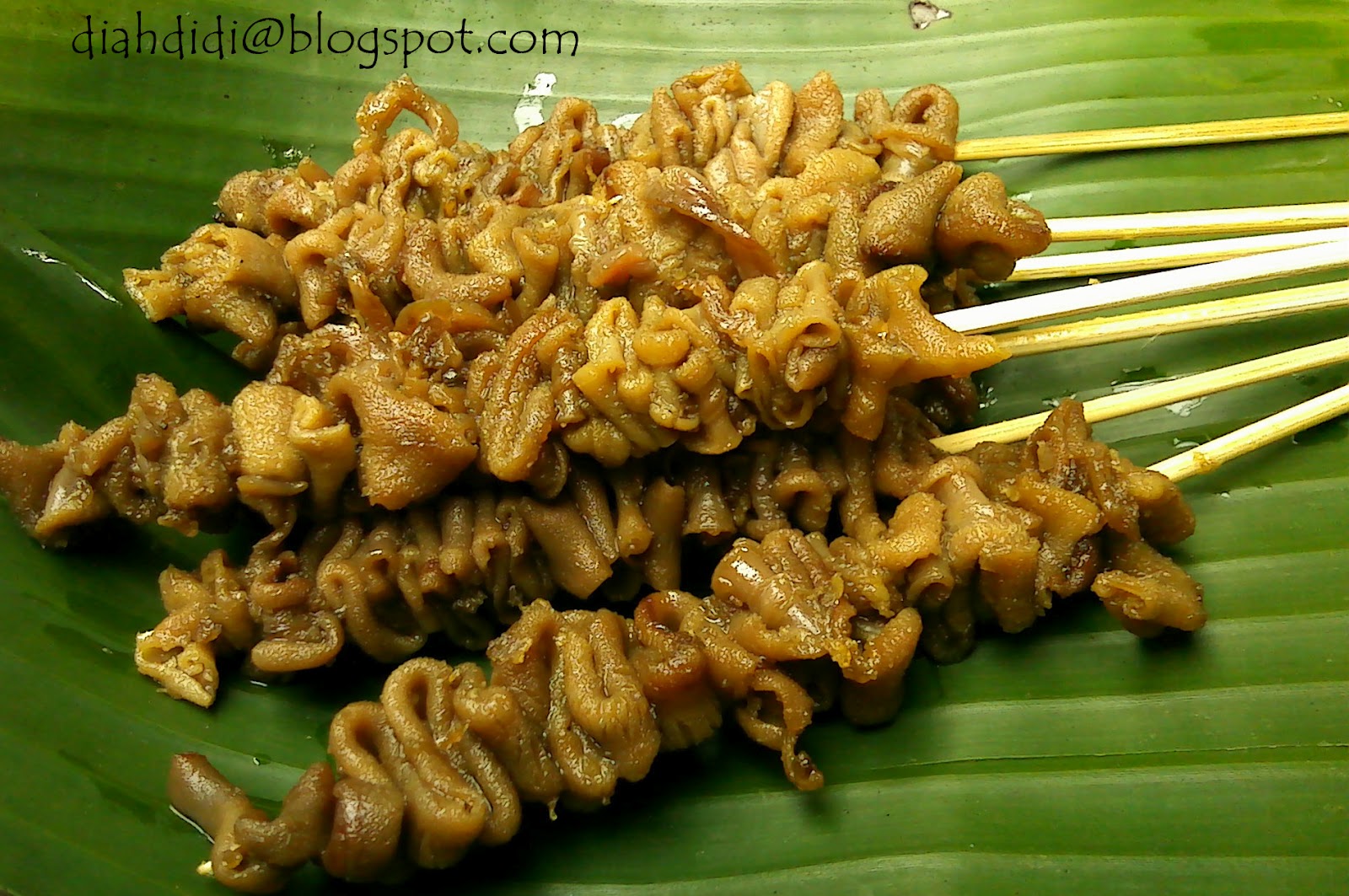 Diah Didi's Kitchen: Sate usus bacem a la warung angkringan