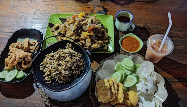 Saung Apung Napak Sancang