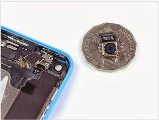 Detailed internal components of the iPhone 5c smartphone