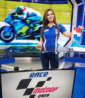 maria vania saat memandu acara moto gp 2018