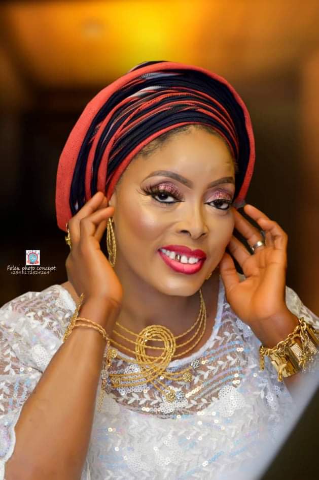 See The Beautiful & Gorgeous Looks Of Lagos Celebrity Woman, Aina Emilagba