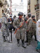 Que a Ibi ens agrada molt la festa és alguna cosa evident. (festa dels enfarinats dic )