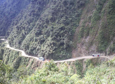 Jalan Mematikan Di Dunia - Yungas Road Bolivia