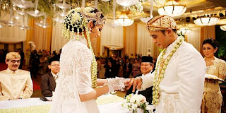 Foto Pernikahan Nia Ramadhani & Ardi Bakrie