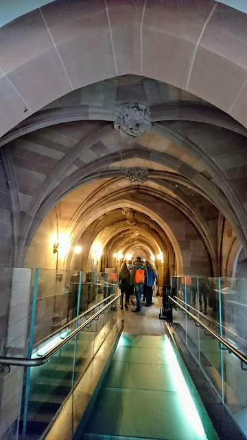 02-John-Rylands-Library-interior-bridge-Manchester-tourist-attractions-top-3-recommendation