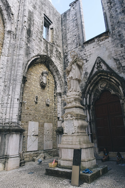 カルモ考古学博物館（Museu Arqueologico do Carmo）｜南側廊（South Lateral Nave）