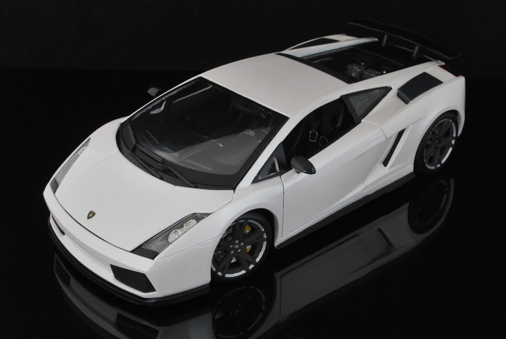 Gallardo Superleggera White