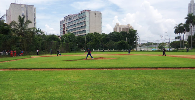 De estos rosters saldrán los peloteros que integrarán  la nómina de Industriales para la próxima Serie Nacional  Foto: Daniel de Malas