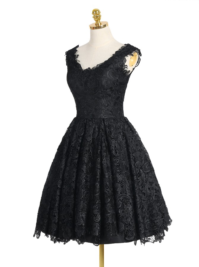 Modern Retro A-line V-neck Knee-length Black Lace Homecoming/Prom Dress