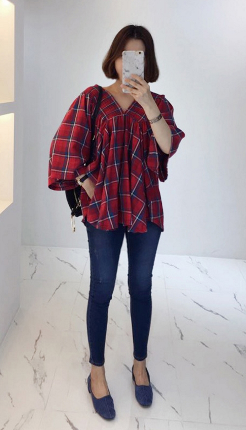 Check V-Neck Loose Fit Blouse