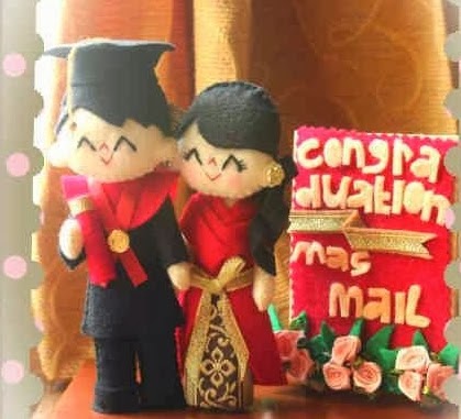 KABOWI PRODUSEN BONEKA WISUDA  PLAKAT Souvenir Graduation 