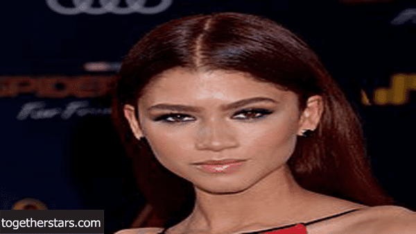 جميع حسابات زيندايا Zendaya الشخصية على مواقع التواصل الاجتماعي