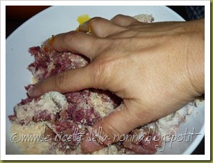 Polpettine finger food con salsina piccante all'aglio e cipolla (2) Polpettine finger food con salsina piccante all'aglio e cipolla (2)