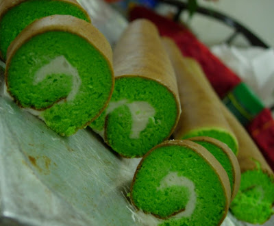 My Ideas: Bolu Gulung Pandan vla whipped cream