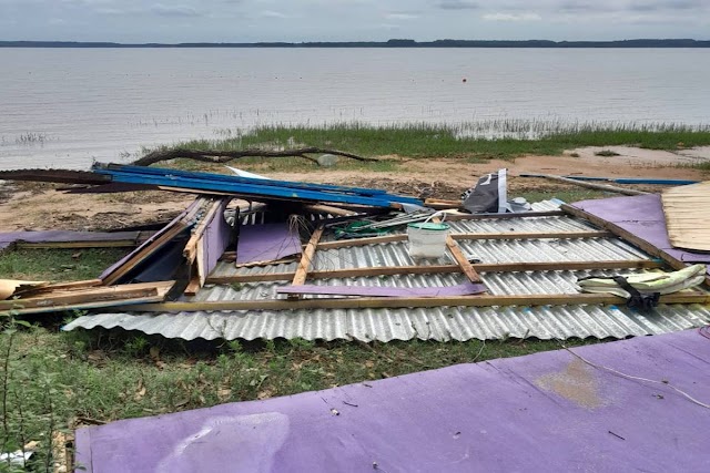 El temporal destrozó completamente el refugio de los guardavidas en una de las playas del Lago