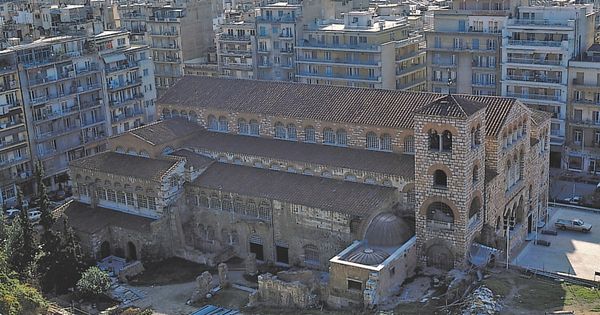 Ο Ι.Ν. Αγίου Δημητρίου. Άποψη από ΒΔ