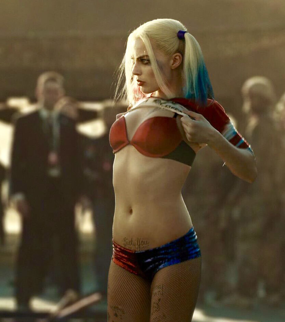 margot robbie sexy harley quinn outfit 02