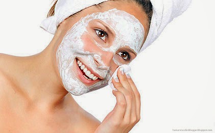 Baking Soda Face Mask to Minimize Pores and Acne