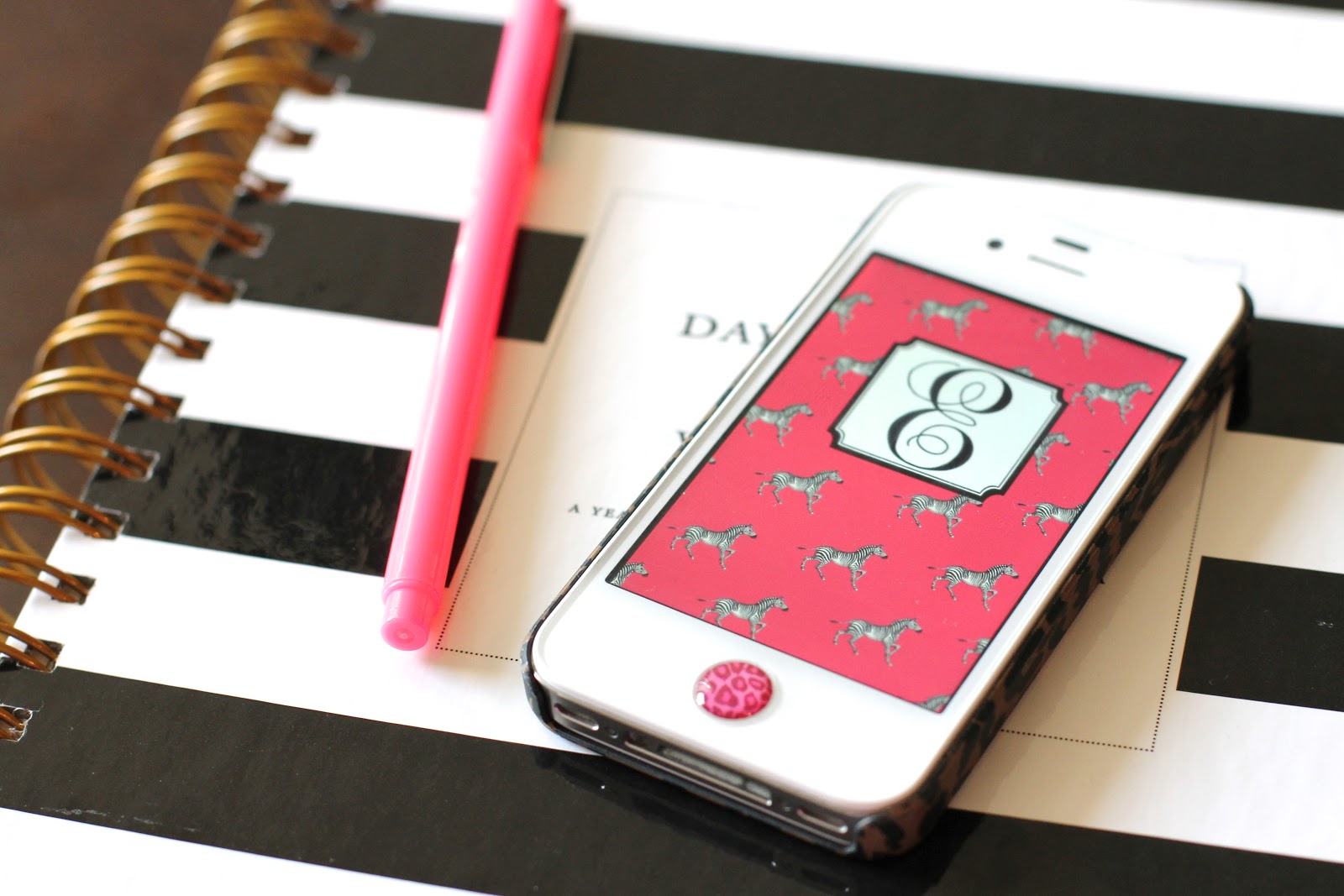 the pink elephant: NEW MONOGRAMMED IPHONE + IPAD WALLPAPERS!