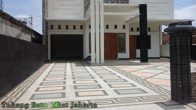 lantai carport batu sikat motif diagonal/kotak kotak