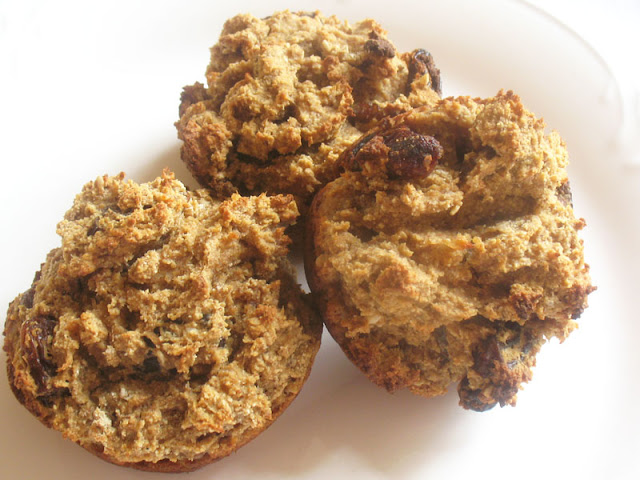 vegan applesauce raisin muffins