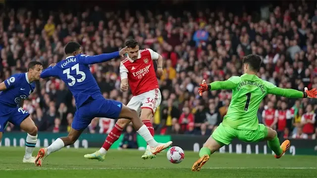 Kai Havertz anota uno de sus dos goles en la paliza 5-0 del Arsenal a su antiguo club Chelsea.