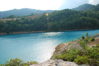 Gambar Tasik Biru Bukit Ibam yang MISTERI - CAHAYA LENSA KREATIF