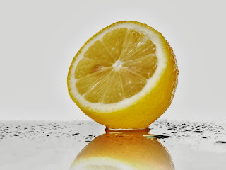 lemon,benefits of,السواد,خل التفاح,تحت الابطين,العلاجات المنزلية,underarms,Orange peel,fight,Apple cider vinegar,easier ways,Pour off,