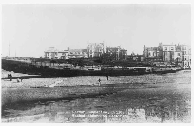 Submarino alemán U-118 varado en la costa de Inglaterra en 1919