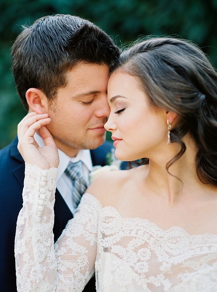 Classic and elegant bride and groom portraits | Photo by Dennis Roy Coronel | See more on thesocalbride.com