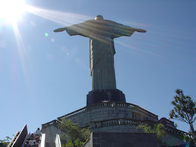 Statue of Christ the Redeemer Seen On lolpicturegallery.blogspot.com