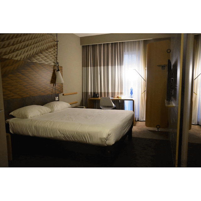 inside ibis hotel room