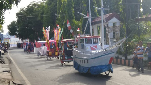 Meriahkan Peringatan Hari Jadi Selayar ke 412 Bupati Kep. Selayar, Lepas Peserta Lomba Becak Hias