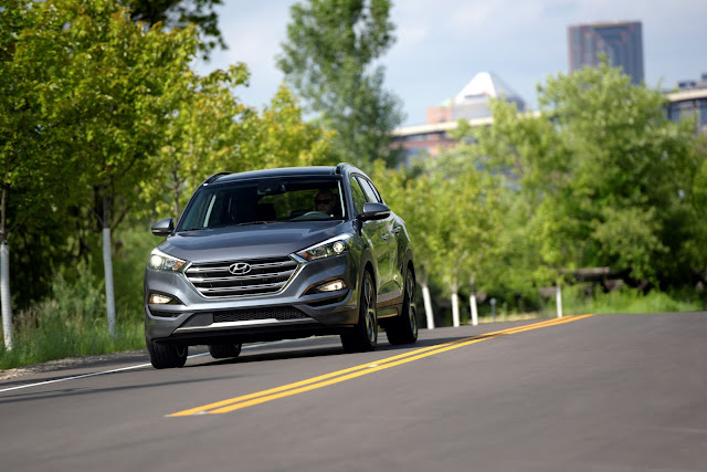 Front view of 2016 Hyundai Tucson Sport