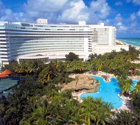 Fountain Blue Miami resort offers