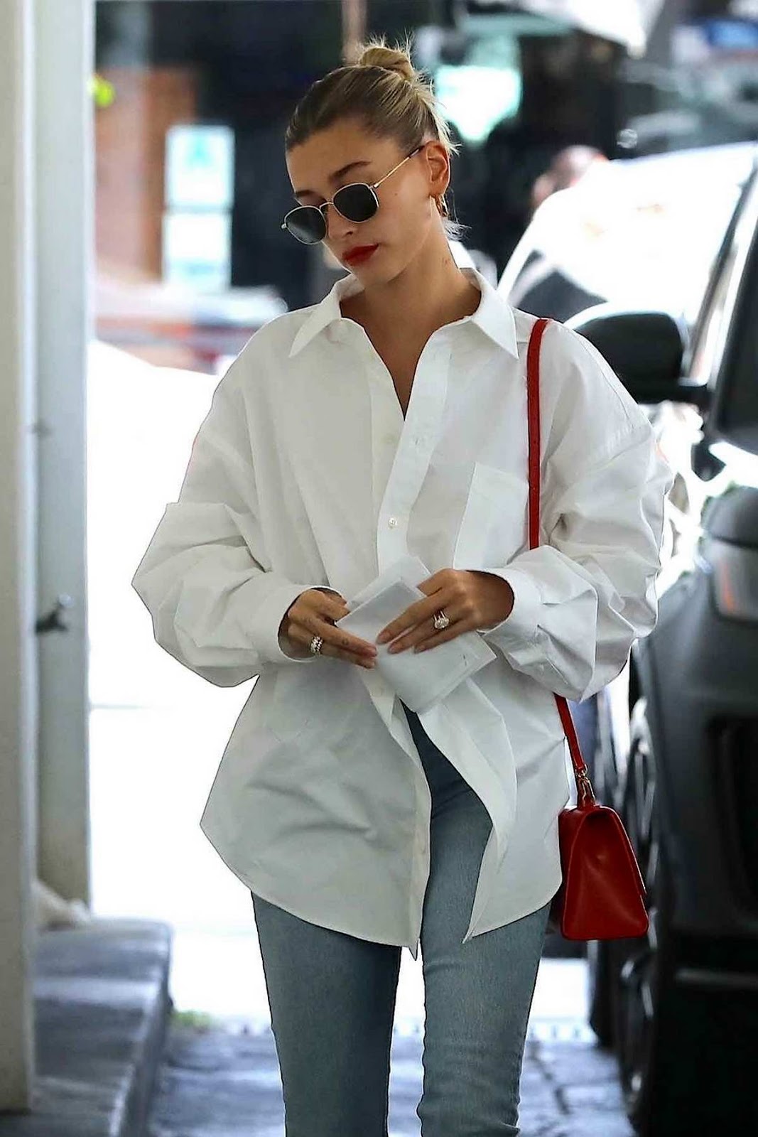 Hailey Bieber – female celebrity high street fashion style latest photo