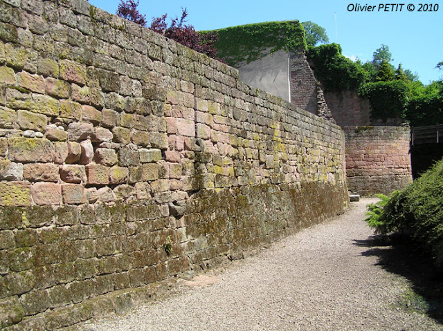 EPINAL (88) - Les remparts médiévaux