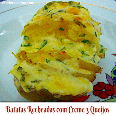 Batatas recheadas com creme três queijos