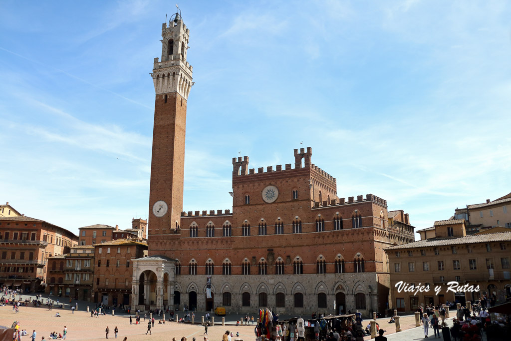 Torre del Mangia y Palacio Comunal de Siena