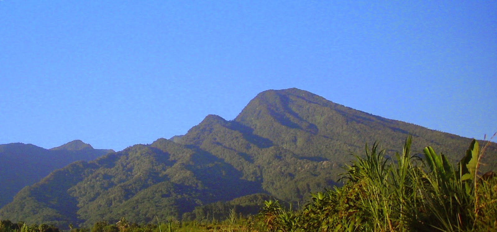 Gunung Senyumgunung Jebak Puyuh