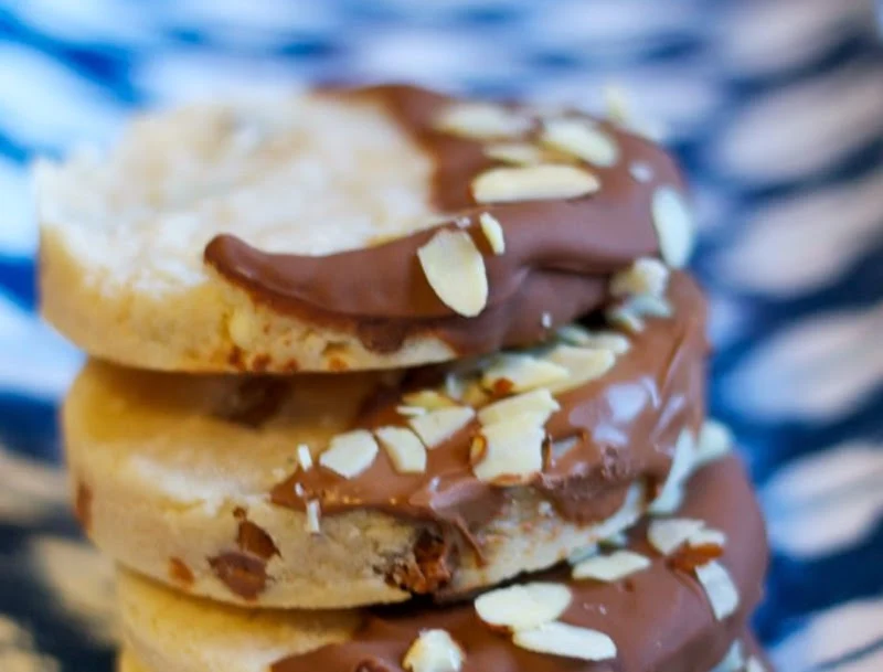 Chocolate Chip Shortbread Cookies with Almond | by Eazy Peazy Mealz