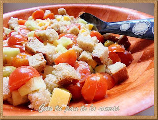 Ensalada de pan y queso