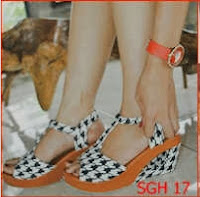 Wedges Sweet Seventeen Canvas Houndstooth