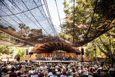 Libbey Bowl and audience, 2019 Ojai Festival, photo by Annelies van der Vegt