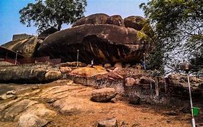 The Amazing and Incredible fact about Olumo rock Location, Size and Existence.